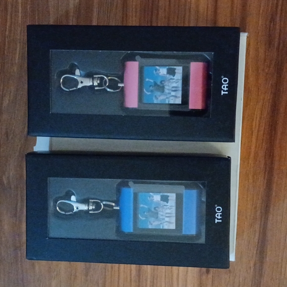 (NWT) Digital 1.5" Photo Key Chain - Picture 1 of 3